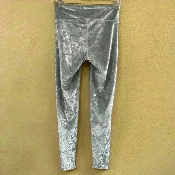 Heroine Sport Gilded Silver Velvet Velour Leggings Size Medium Like New! - Picture 9 of 12